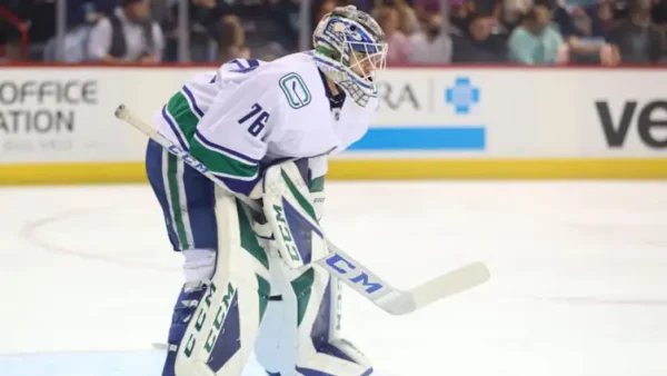Silovs Shines with 28 Saves as Canucks Edge Past Blackhawks