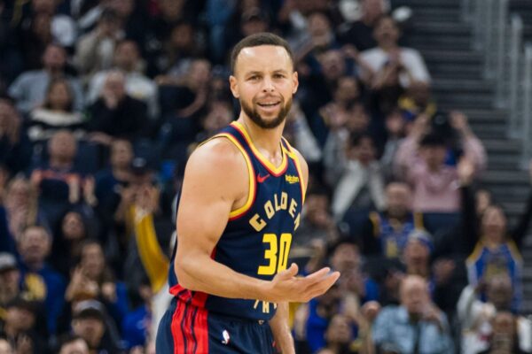 Why did Stephen Curry got mad at fan after Warriors-Wolves game ?