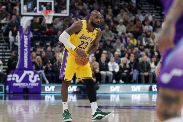 Lakers vs Hornets: Will LeBron James play tonight? Latest injury update on Lakers superstar
