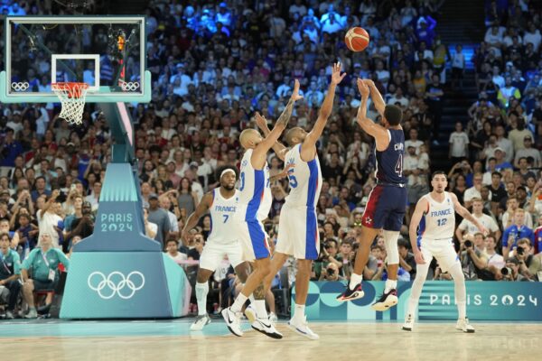 “Only one guy could have made it”- Nicolas Batum opens up about Stephen Curry’s ‘Golden Dagger’ vs. France in Olympics