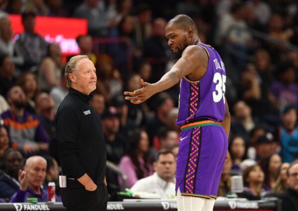 WATCH: Mike Budenholzer and Kevin Durant Get Into Heated Exchange During Suns-Lakers Game