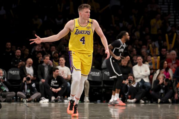 How many points did Dalton Knecht score tonight? Full stats vs Nuggets