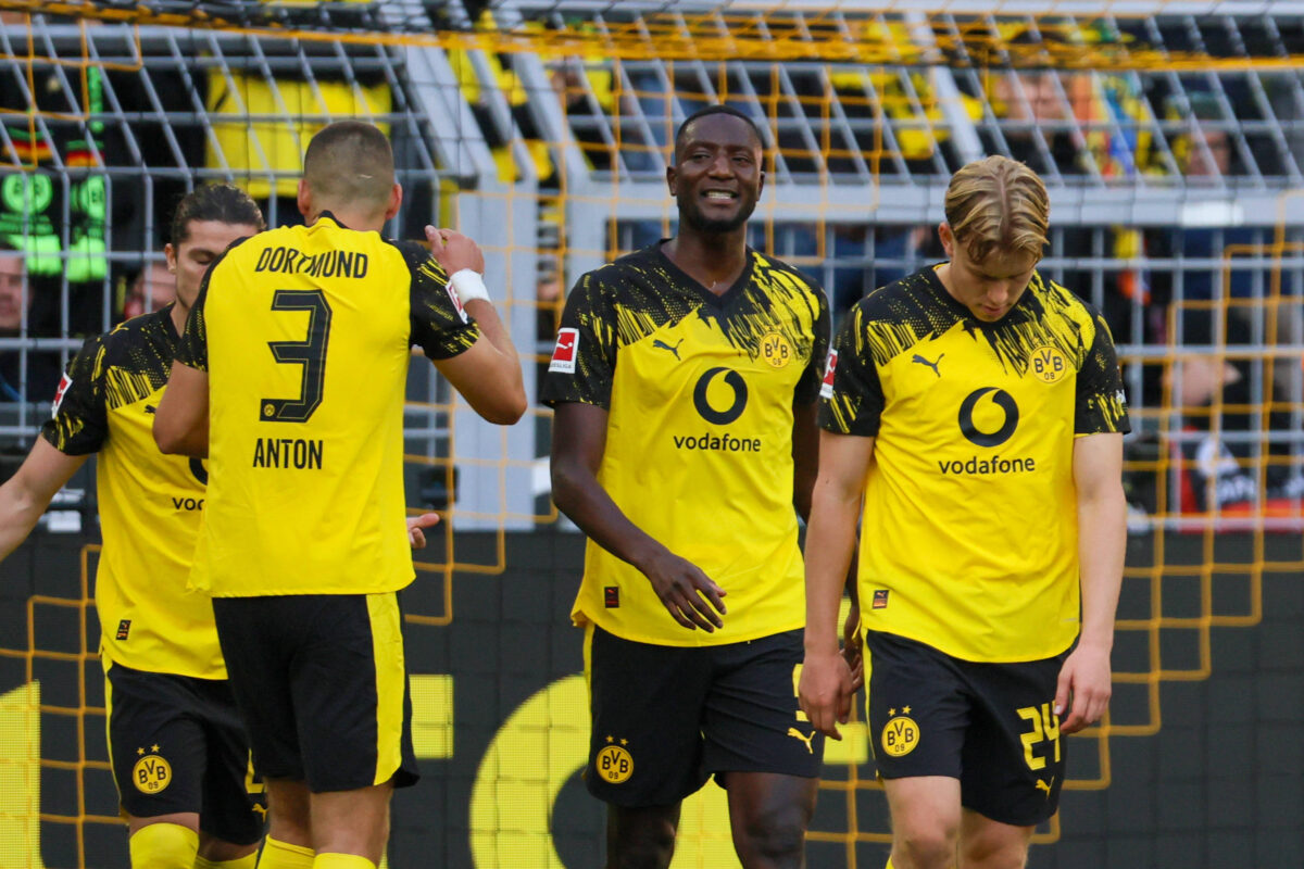 Dortmund, Germany 04 October 2025 1 BL 2025 2026 Borussia Dortmund vs RB Leipzig In the picture After Yan Couto BVBs goal to equalize 1 1 for Borussia Dortmund, Waldemar Anton BVB and Serhou Guirassy BVB and Daniel Svensson.