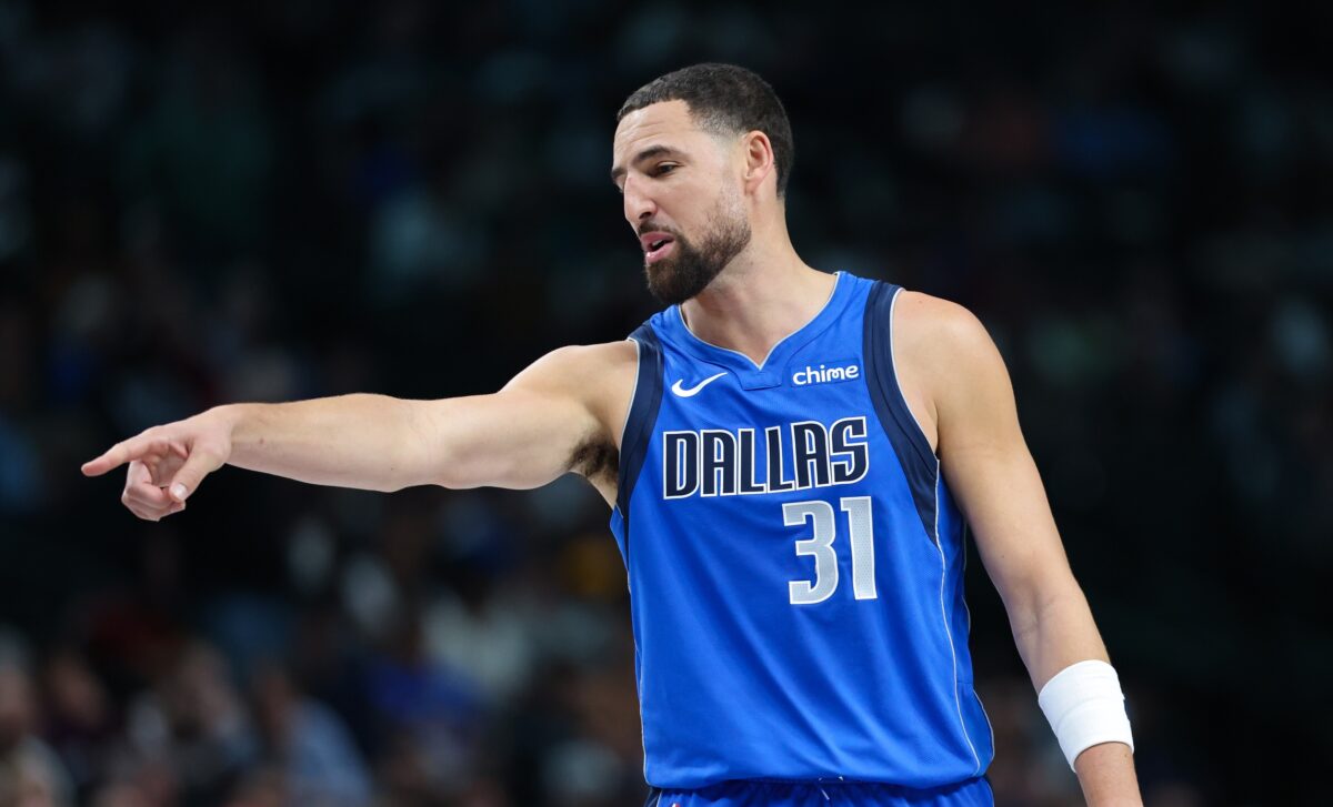 Dallas Mavericks guard Klay Thompson (31) reacts during the second half against the New Orleans Pelicans at American Airlines Center.
