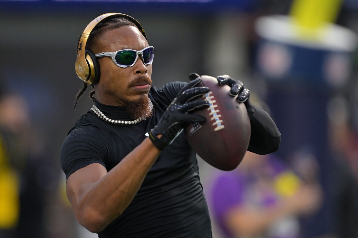 Minnesota Vikings wide receiver Justin Jefferson (18) practices before the game against the Los Angeles Chargers at SoFi Stadium.
