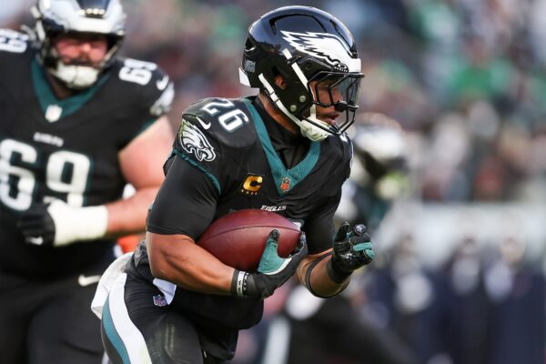 Philadelphia Eagles running back Saquon Barkley (26) carries the ball against the Chicago Bears during the second quarter of the game at Lincoln Financial Field.