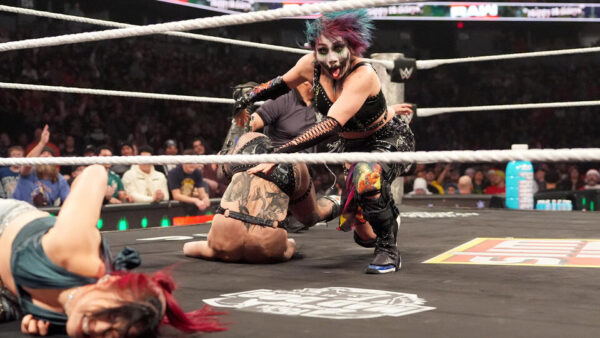Iyo Sky Costs Rhea Ripley the Match Against Asuka, Emperess of Tomorrow Breaks The Streak on Monday Night Raw