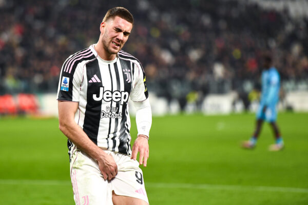 Juventus Striker Dusan Vlahovic Set for Long Layoff After Suffering Leg Injury