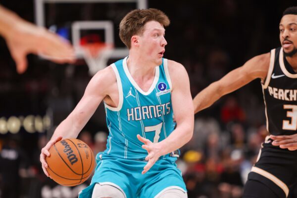 Charlotte Hornets guard Kon Knueppel (7) dribbles against the Atlanta Hawks in the fourth quarter at State Farm Arena.