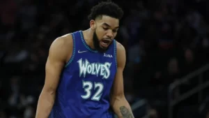 karl-anthony towns en grosse difficulté dans le Game 3