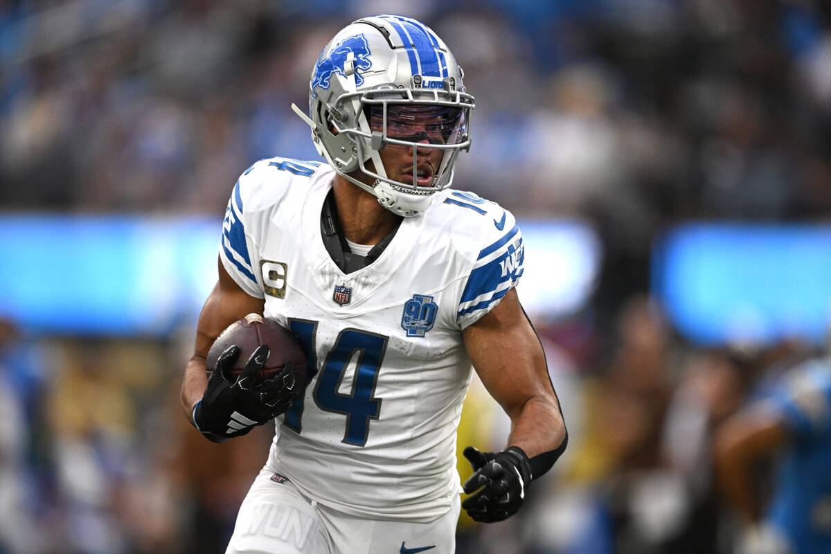 Amon-Ra St.Brown quarterback Netflix