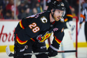 ELias Lindholm