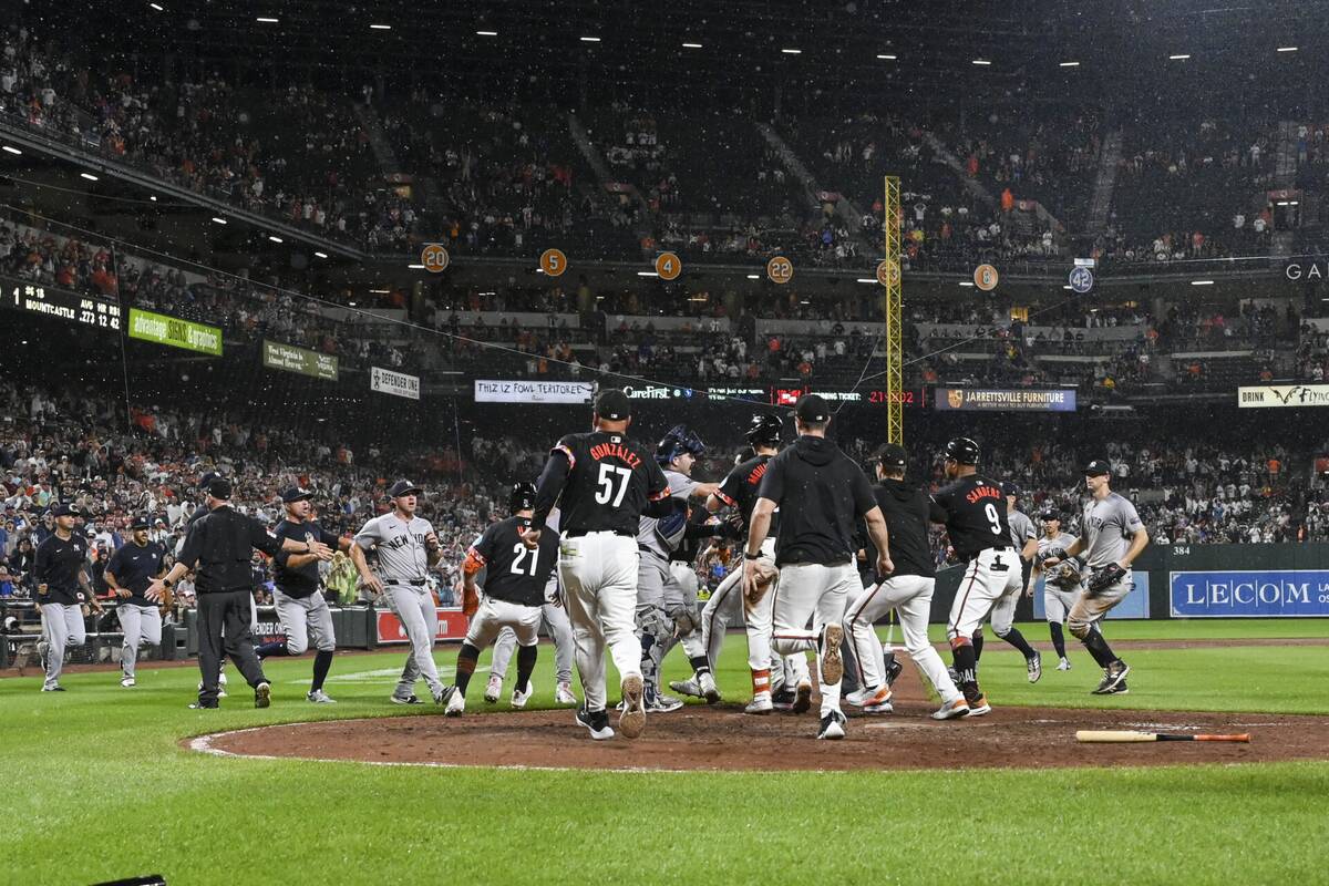 benches clear mlb