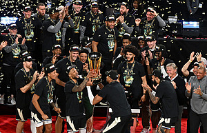 Milwaukee Bucks Giannis Antetokounmpo