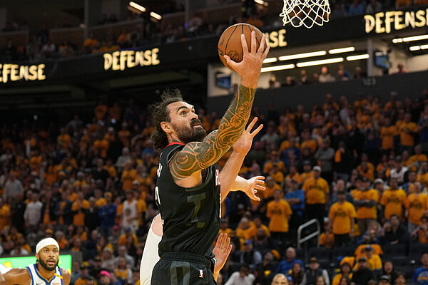 Steven Adams prolonge aux Rockets