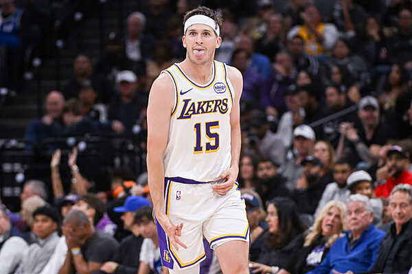 Austin Reaves brille avec 51 points pour mener les Lakers à une victoire 127–120 face aux Kings.