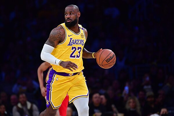 NBA leBron James Luka Doncic Lakers