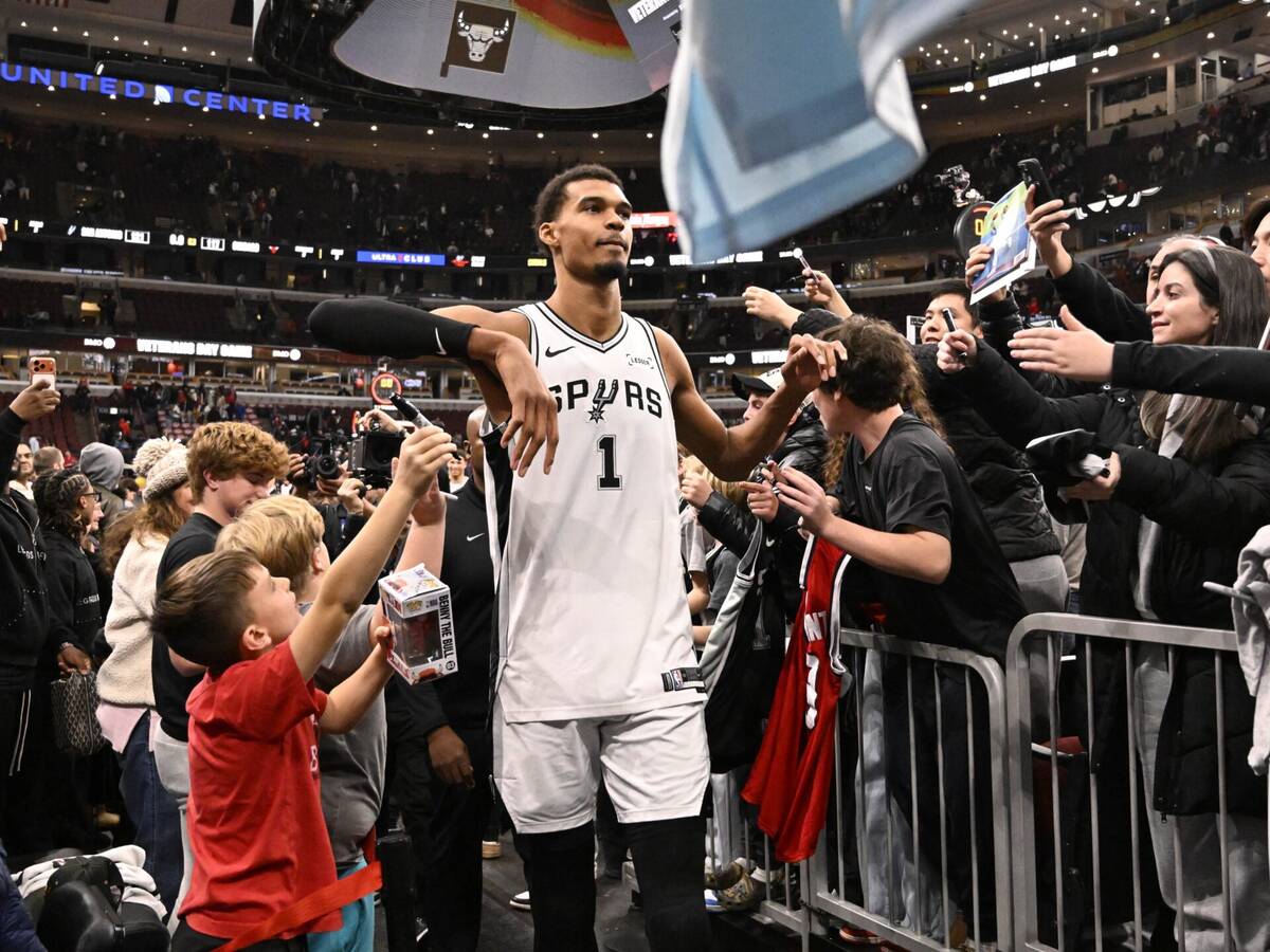 Victor Wembanyama Mitch Johnson San Antonio Spurs NBA