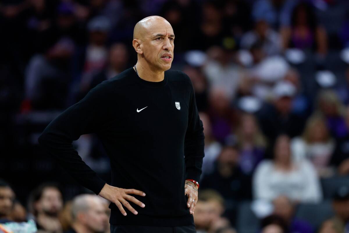 Doug Christie Zaccharie Risacher Sacramento Kings