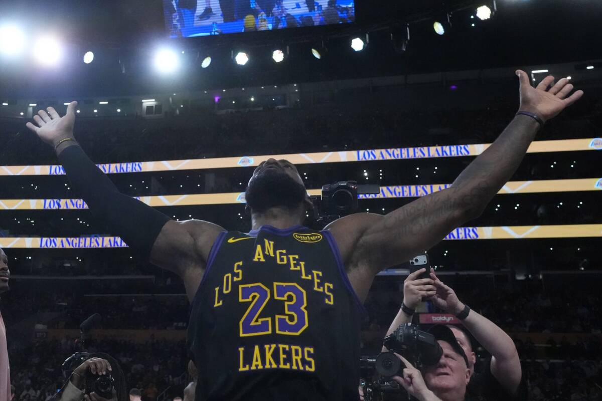 NBA Los Angeles Lakers LeBron James Luka Doncic Stephen Curry Cade Cunningham