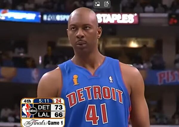 Elden Campbell Detroit Pistons NBA