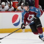 Cale Makar poderá retornar nos playoffs.