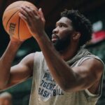 Joel Embiid no training camp 2023 dos 76ers