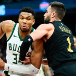 Milwaukee Bucks vira no segundo tempo e conquista vitória em cima do Cleveland Cavaliers