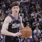 Kevin Huerter desloca ombro e vira desfalque no Sacramento Kings