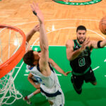 Boston Celtics derrota Dallas Mavericks e conquista sua 10ª vitória consecutiva