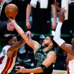 Celtics dominam partida desde o começo, derrotam Heat e retomam vantagem na série