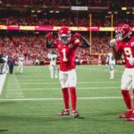Xavier Worthy comemora touchdown dos Chiefs na vitória sobre os Ravens