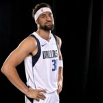 Sep 30, 2024; Dallas, TX, USA; Dallas Mavericks guard Klay Thompson (31) poses for a photo during the 2024 Dallas Mavericks media day. Mandatory Credit: Jerome Miron-Imagn Images
