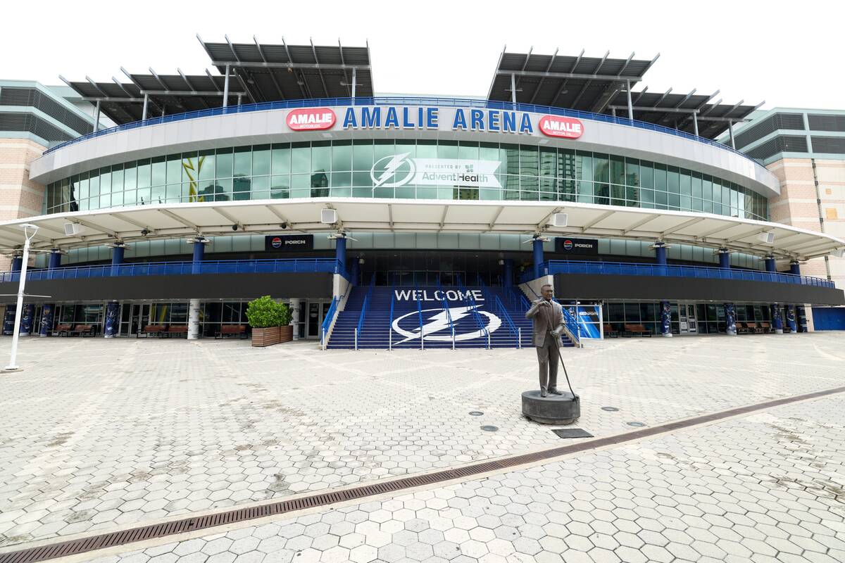 NHL adia partida de estreia do Lightning em casa devido ao estrago feito pelo furação Milton