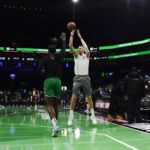 Kristaps Porzingis em treino com o Celtics
