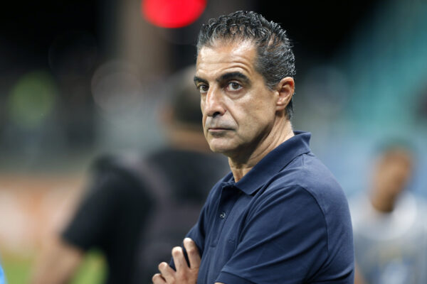 Botafogo acerta com Renato Paiva como novo técnico para a temporada 2025
