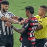 Barboza se desentendeu com o atacante Bruno Henrique. Divulgação