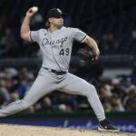 Graveman nos Diamondbacks - Apr 8, 2023; Pittsburgh, Pennsylvania, USA; Chicago White Sox relief pitcher Kendall Graveman (49) pitches against the Pittsburgh Pirates during the eighth inning at PNC Park. Mandatory Credit: Charles LeClaire-USA TODAY Sports
