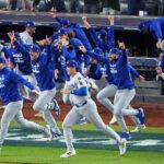 Quando começa temporada MLB 2025 -The Dodgers celebrate after beating the Yankees in the 2024 World Series at Yankee Stadium.