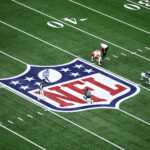 Antony Curti NFL Globo NEW ORLEANS, LOUISIANA - FEBRUARY 09: A general view of NFL logo on the field before Super Bowl LIX between the Kansas City Chiefs and the Philadelphia Eagles at Caesars Superdome on February 09, 2025 in New Orleans, Louisiana. (Photo by Chris Graythen/Getty Images) Mudanças de regra