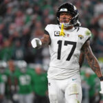 Nov 3, 2024; Philadelphia, Pennsylvania, USA; Jacksonville Jaguars tight end Evan Engram (17) against the Philadelphia Eagles at Lincoln Financial Field. Mandatory Credit: Eric Hartline-Imagn Images