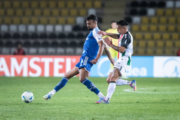 Cruzeiro perde para o Palestino e se complica na Copa Sul-Americana