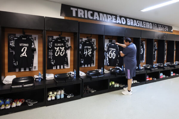 Campeonato Brasileiro: Confira a escalação do Botafogo para encarar o Bahia, pela 7ª rodada da competição