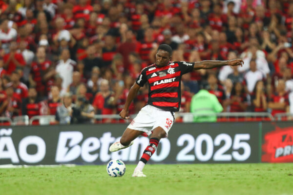 Jovem promessa em alta: Evertton Araújo atrai interesse de clubes europeus