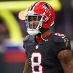 Dec 22, 2024; Atlanta, Georgia, USA; Atlanta Falcons tight end Kyle Pitts (8) prepares for a game against the New York Giants at Mercedes-Benz Stadium. Mandatory Credit: Brett Davis-Imagn Images
