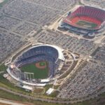 Estádio April 08, 2013; Kansas City, MO, USA; A general aerial view during the opening day game between the Minnesota Twins and the Kansas City Royals at Kauffman Stadium. Also pictured is Arrowhead Stadium. Mandatory Credit: Denny Medley-USA TODAY Sports