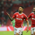 Inter vence Vitória