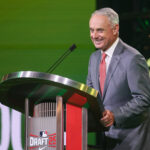 Jul 13, 2025; Atlanta, GA, USA; MLB Commissioner Rob Manfred announces the pick for the Athletics pick during the MLB Draft at The Coca-Cola Roxy. Mandatory Credit: Brett Davis-Imagn Images Olimpíadas 2028