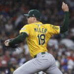Padres adquirem Mason Miller Jul 24, 2025; Houston, Texas, USA; Athletics pitcher Mason Miller (19) delivers a pitch during the eighth inning against the Houston Astros at Daikin Park. Mandatory Credit: Troy Taormina-Imagn Images