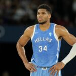 Giannis Eurobasket Grécia Aug 6, 2024; Paris, France; Greece small forward Giannis Antetokounmpo (34) looks on against Germany during a mens basketball quarterfinal game during the Paris 2024 Olympic Summer Games at Accor Arena. Mandatory Credit: Kyle Terada-USA TODAY Sports